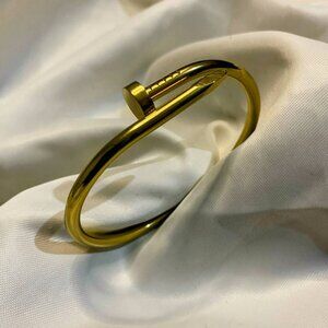 Elegant Gold Nail Bracelet - Durable, Tarnish-Free Stainless Steel Accessory